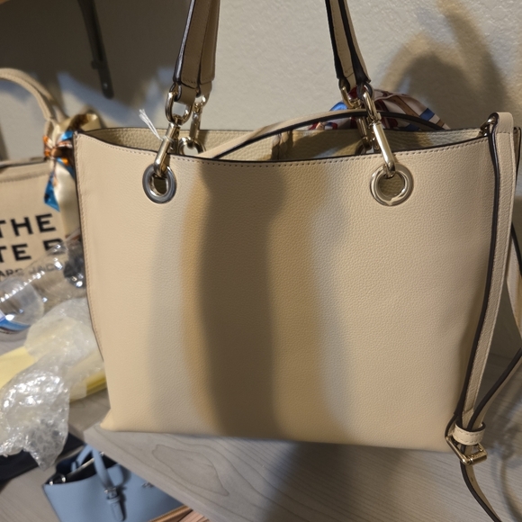 Henri Bendel Worth Avenue medium tote - Picture 9 of 10